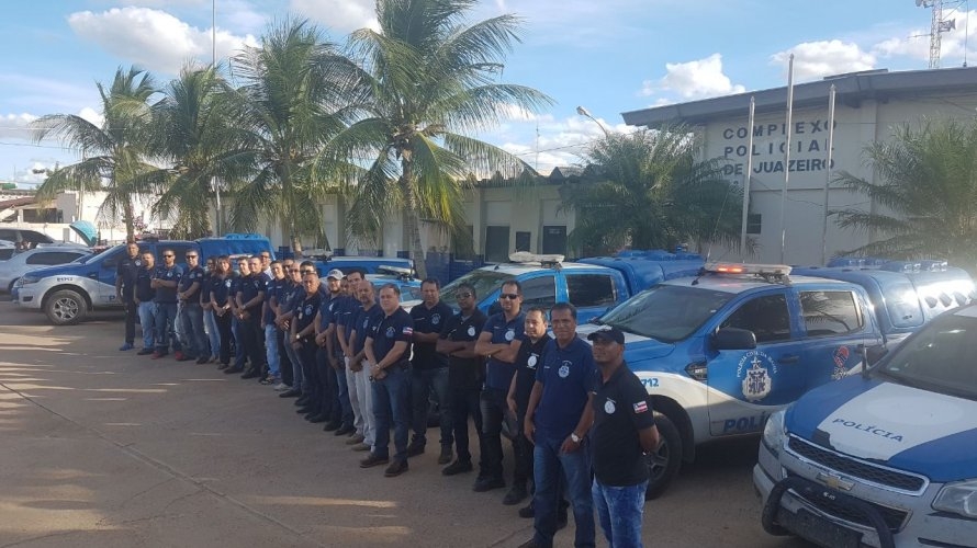 Policiais civis baianos fazem homenagem a delegado encontrado morto em Anagé