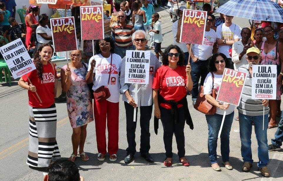 Dia dos Trabalhadores e das Trabalhadoras é comemorado, em Feira, com manifestação em prol do Movimento Lula Livre