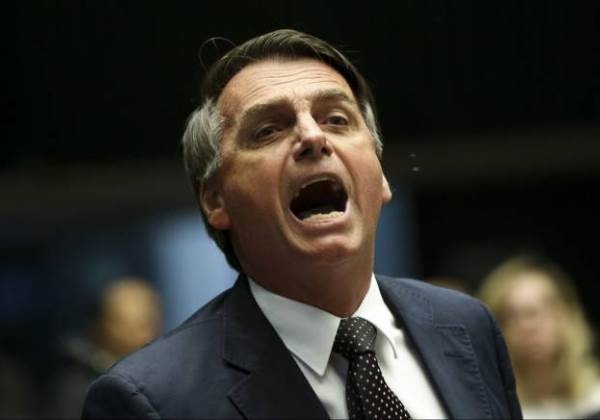 Bolsonaro diz que é melhor perder direitos trabalhistas do que emprego