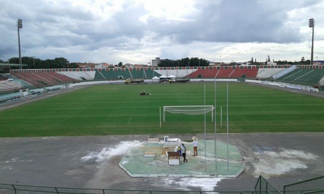 Com gramado do Joia irretocável, Flu busca liderança do grupo na Série D