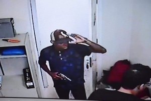 DRFR prende bandido armado e elucida assalto a loja de celular em Feira de Santana