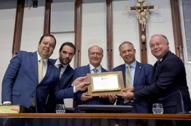 Alckmin endurece tom contra adversários na Bahia