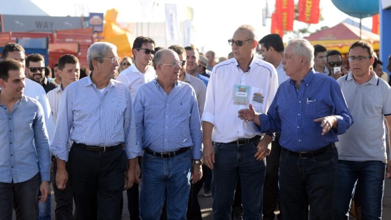 José Ronaldo visita Bahia Farm Show e ouve produtores da região oeste