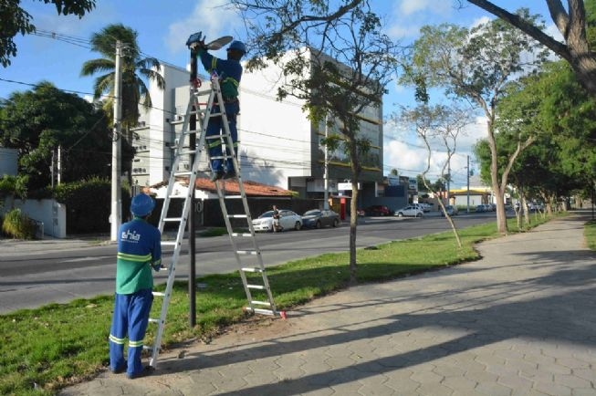 PMFS: Mais um trecho de iluminação de led na avenida Getúlio Vargas concluído