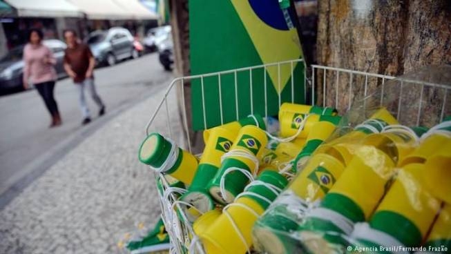 Chegada da Copa anima consumidor a investir em itens do Brasil