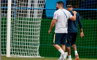 Neymar se queixa de dor e deixa treino da Seleção antes do fim