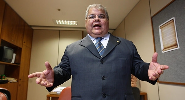 Lúcio nega negociações com PRTB e PSC e diz que João Santana é imexível