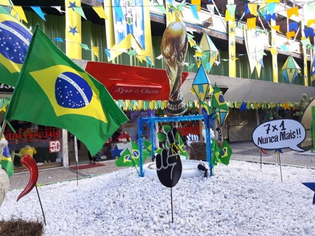 Jogo do Brasil: estabelecimentos públicos e privados alteraram horário de funcionamento em Feira de Santana 