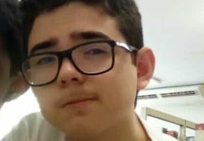 Adolescente morre eletrocutado ao usar celular carregando