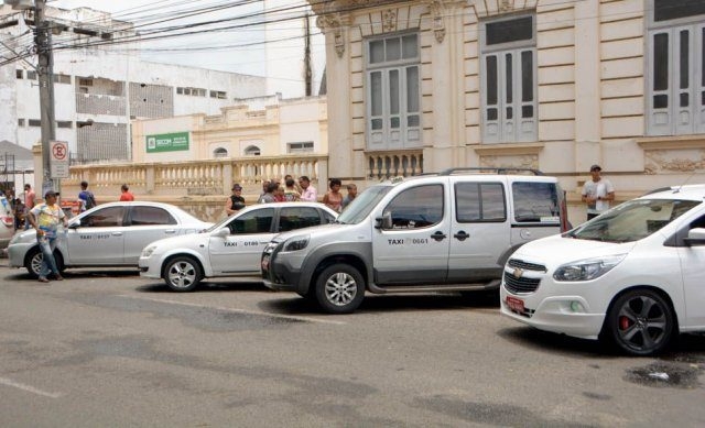 Prefeitura de Feira vai contratar táxi para transporte de servidores