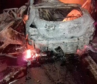Tancredo Neves: Jovens morrem carbonizados em batida entre carro e caminhão na BR-101