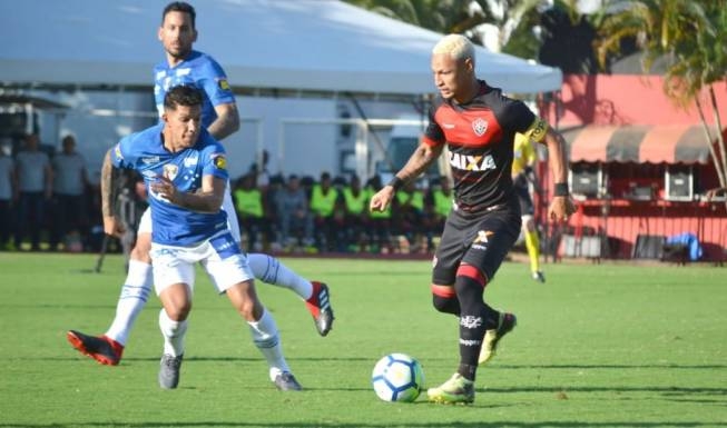 Vitória e Cruzeiro empatam em 1 a 1 no Barradão