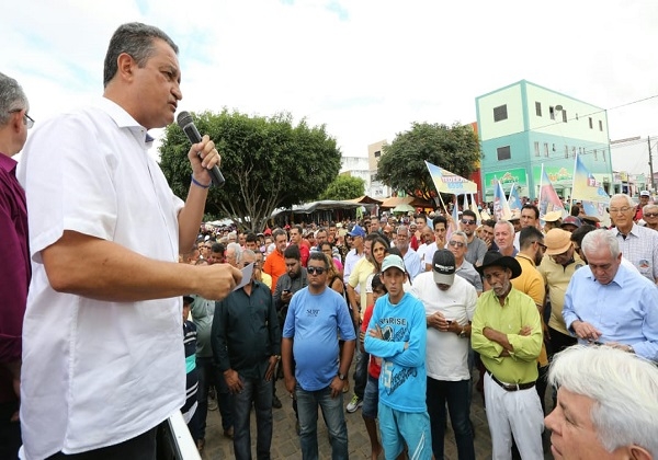 Em caravana, Rui volta a criticar Temer: ‘O vento vinha contra’