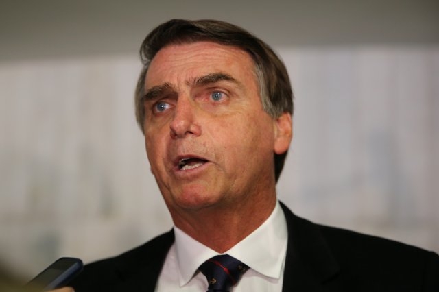 Ataque suspende temporariamente a campanha de Bolsonaro