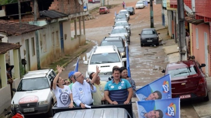 Estradas estaduais em péssimas condições prejudicam carreatas do candidato Zé Ronaldo