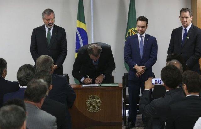 'Vingança pornográfica' e divulgação de cenas de estupro viram crimes