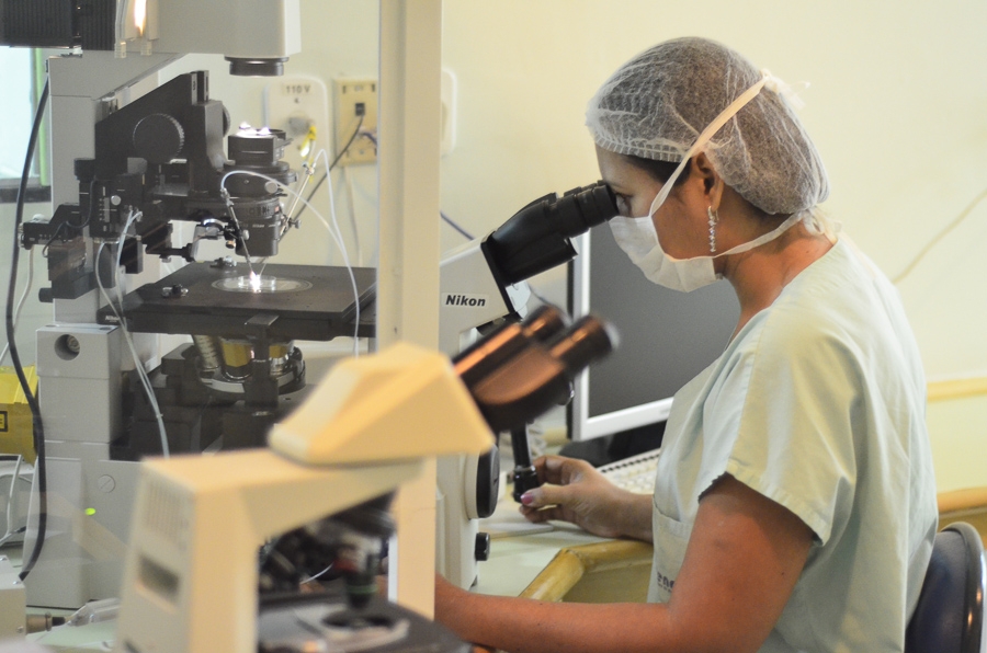 Preservação da fertilidade é alternativa para mulheres e homens que desejam ter filhos