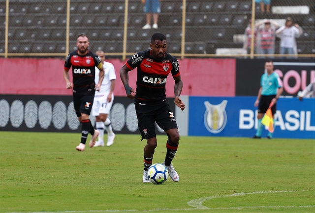 Em jogo marcado por emoções no final, Vitória empata com o Corinthians