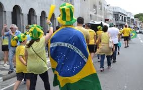Brasileiros no exterior protestam contra ditadura e pela democracia