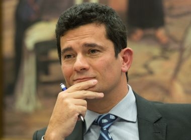 Sérgio Moro terá que pedir exoneração de cargo de juiz para virar ministro da Justiça