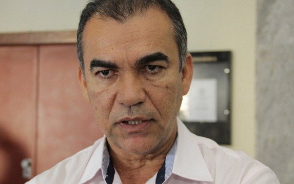 Coité: Prefeito Assis não será afastado do cargo, decide TRE