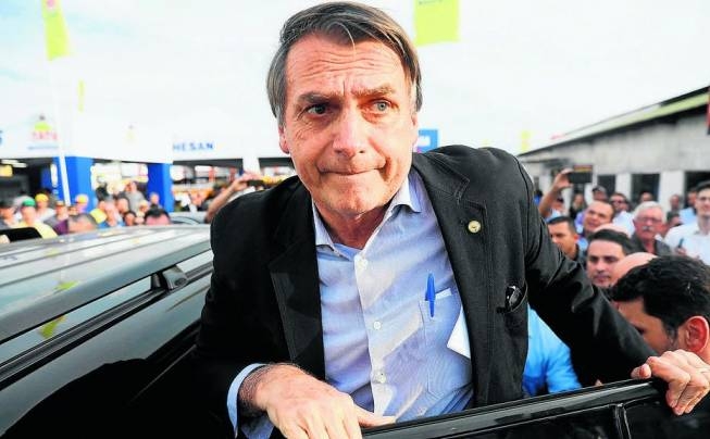Jair Bolsonaro define pelo menos 15 ministérios