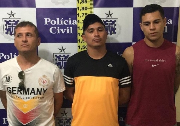 Ex-presidiários, chilenos são presos com R$ 11 mil e produtos furtados