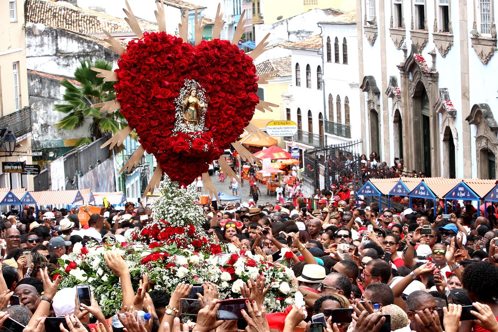 Festa de Santa Bárbara mantém tradição secular no Pelourinho