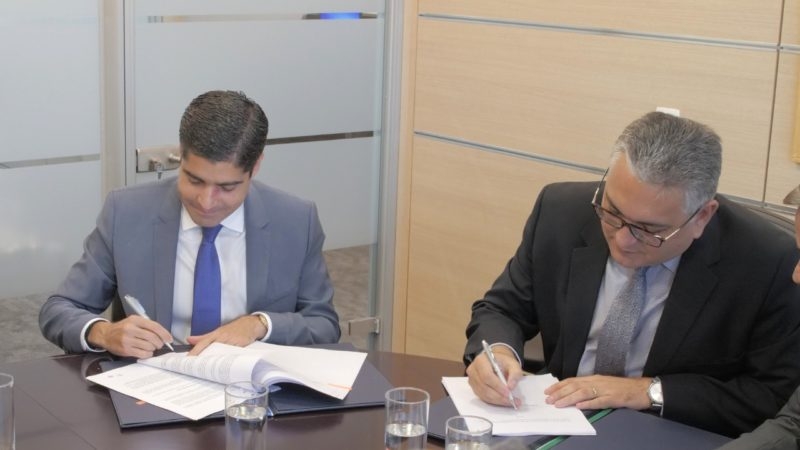 ACM Neto assina em Brasília contrato de US$60,7 milhões para novos investimentos