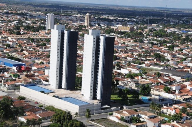 Feira de Santana supera cidade pernambucana e se torna maior PIB do interior do Nordeste em comércio e serviços