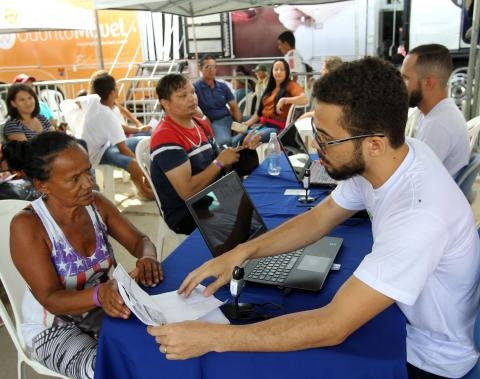 GOVBA: Feira Cidadã oferta serviços para mais de 5 mil baianos em Caetanos