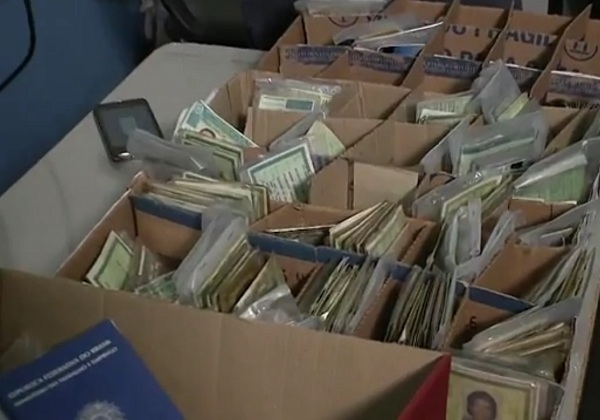 SALVADOR: Guarda Municipal entrega documentos perdidos na Lavagem do Bonfim