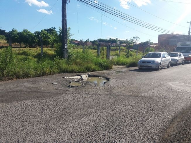 Prefeitura de Feira vai recuperar trecho da avenida Sérgio Carneiro que causa problemas a motoristas