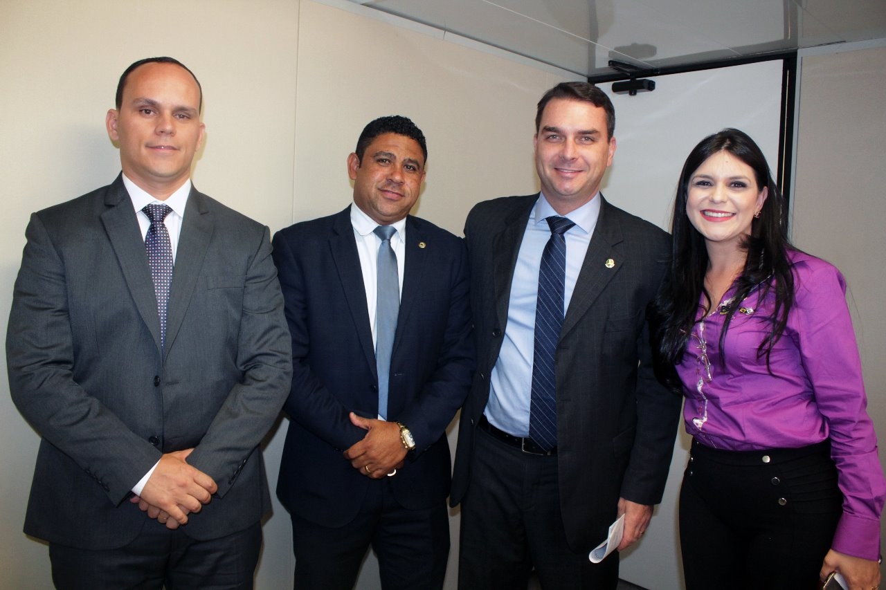 DEPUTADO TOM TEM ENCONTRO COM O SENDAOR FLÁVIO BOLSONARO