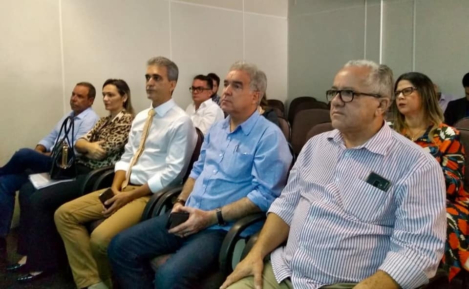 Reunião em Salvador discute vigilância sanitária do frango em pé na Bahia