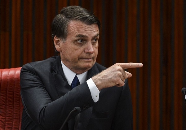 Bolsonaro chama de ‘piada’ convite de Daniela Mercury
