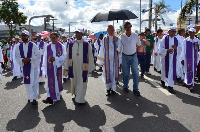 FEIRA DE SANTANA: Milhares de católicos celebraram a vida na 7ª Caminhada do Perdão