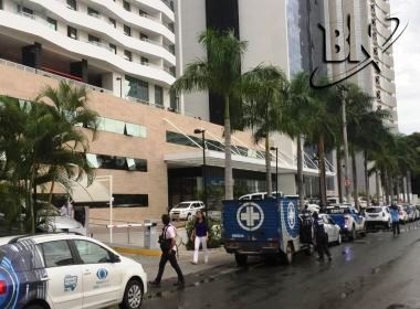 Pai e filho são encontrados mortos em estacionamento de apart-hotel em Salvador