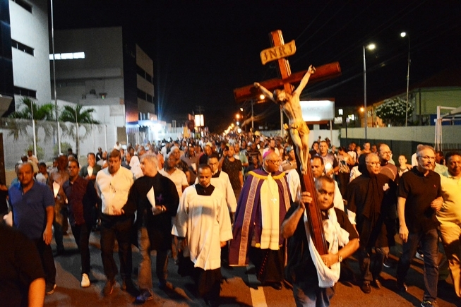 Procissão do Fogaréu mantém tradição secular em Feira de Santana