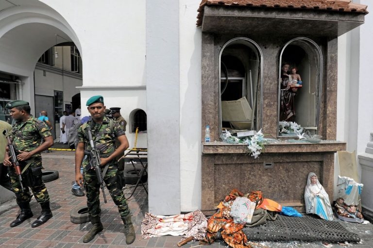 Ataques simultâneos atingem igrejas e hotéis no Sri Lanka e deixam 150 mortos