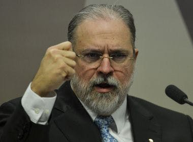 PGR pede fim do empréstimo consignado do Auxílio Brasil