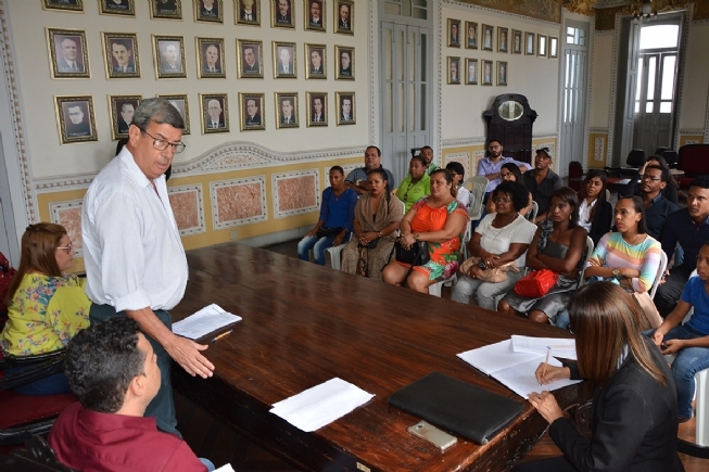 Prefeito Colbert Filho dá posse aos novos membros do Conselho Municipal da Educação Básica