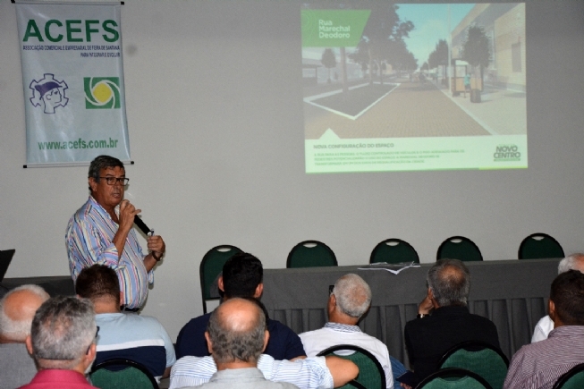 Prefeito de Feira apresenta à classe empresarial projeto de revitalização do Centro e obras que vão modernizar cidade