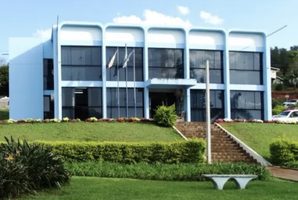 Prefeitura de Ipirá abre 130 vagas com salários que superam os R$ 7 mil