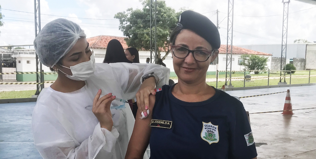 Prefeitura vacina trabalhadores da segurança pública contra a gripe