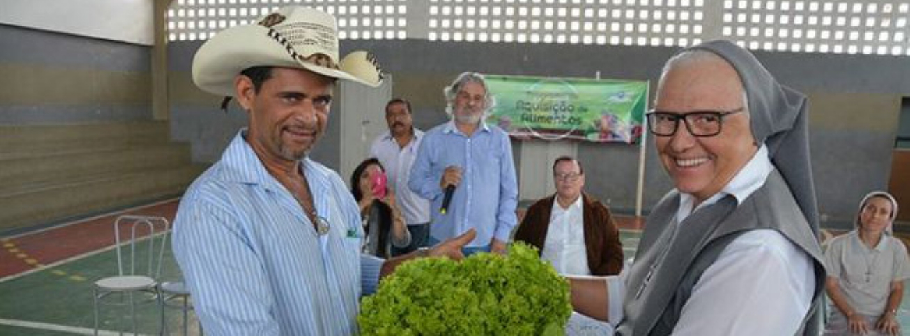 Prefeitura cadastra pequenos agricultores para venda de gêneros alimentícios