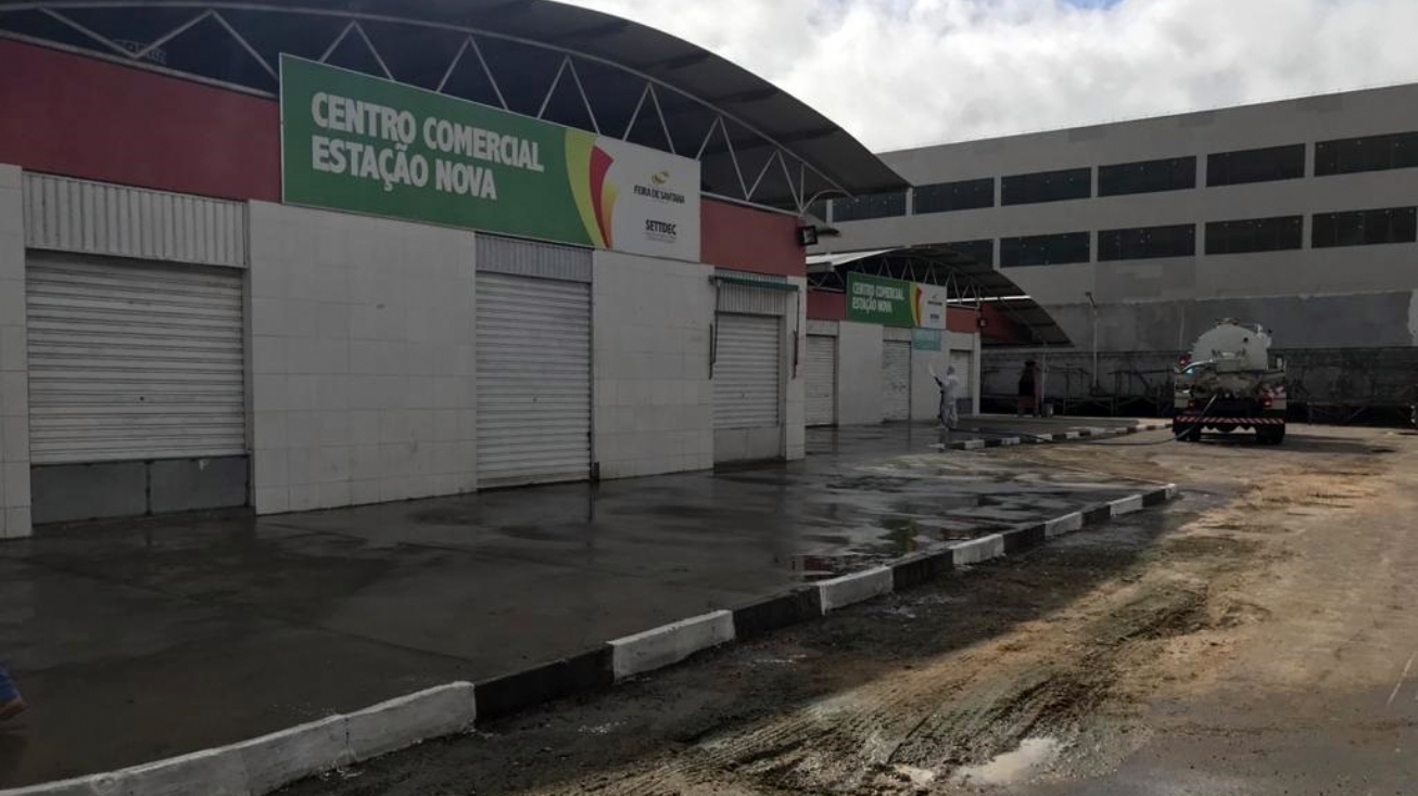 Prefeitura reforça desinfecção da Feira Livre da Estação Nova