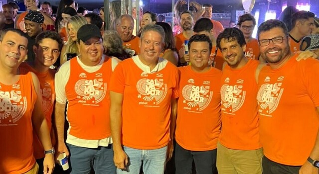 Presidente da Câmara, Arthur Lira curte Carnaval de Salvador até domingo (19)