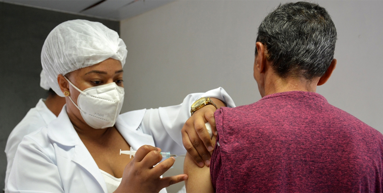 FEIRA DE SANTANA: Primeira, segunda e terceira doses da vacina contra a Covid no CSU neste sábado