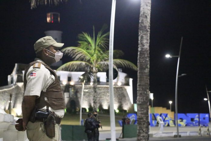 Primeiro fim de semana com toque de recolher na Bahia tem 55 detidos